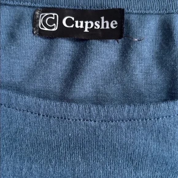 Cupshe Top💙💫 - Picture 8 of 8